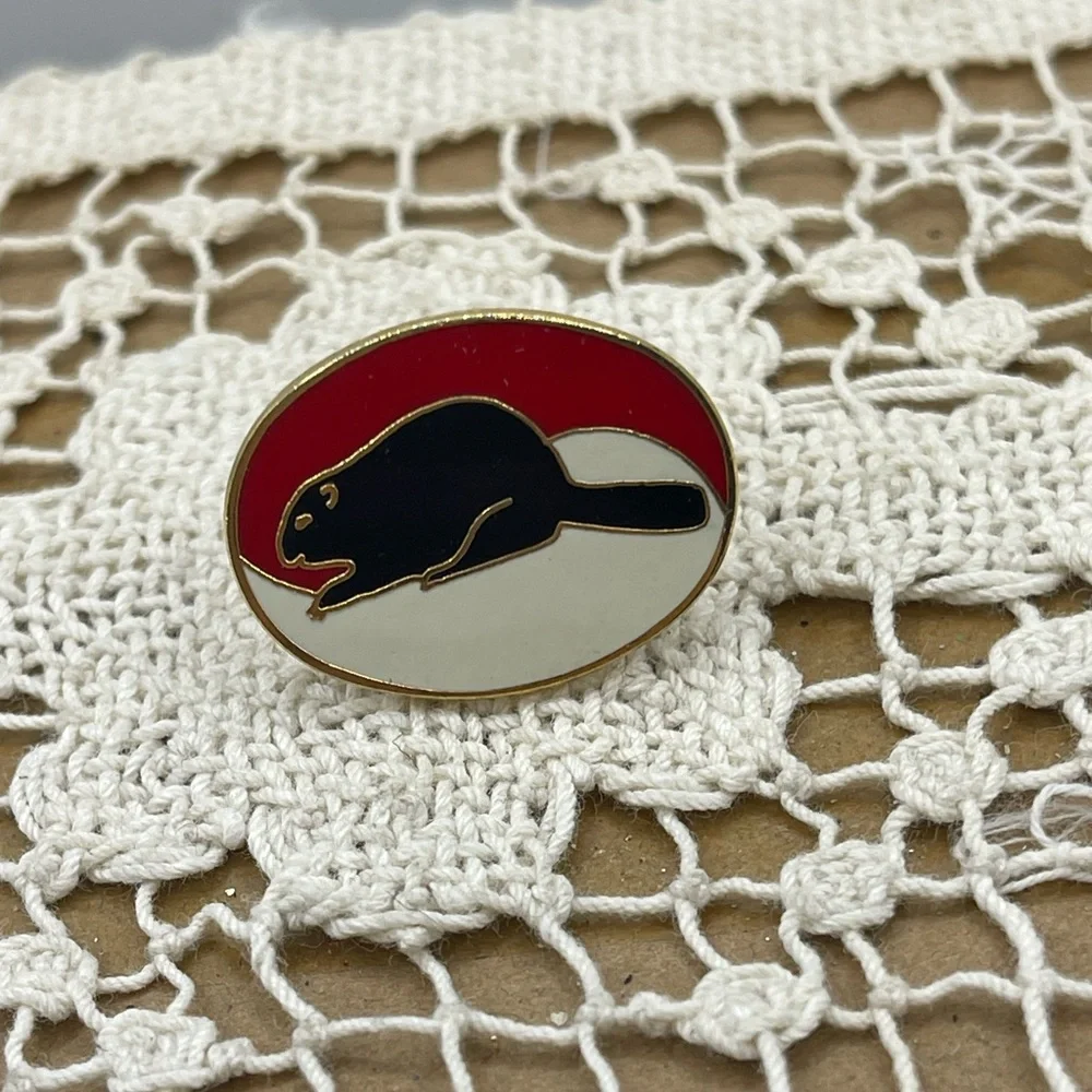 Red and Black‎ Beaver Enamel Pin